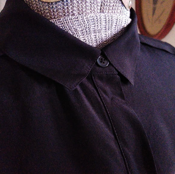 BANANA REPUBLIC Solid Black Long Sleeve Blouse - Picture 2 of 7